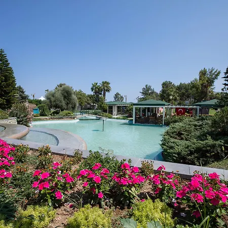 Mirage Park 5*