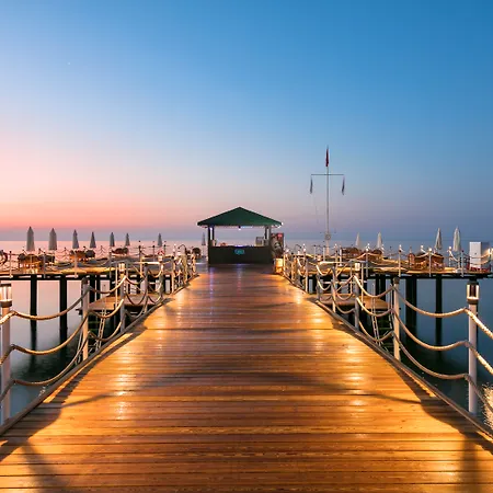 Üdülőközpont Mirage Park Kemer